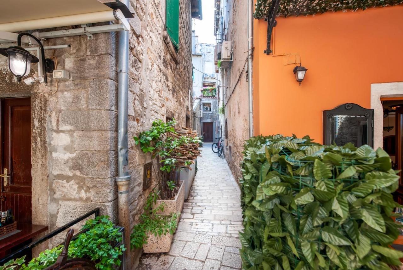 Dc II Downtown Apartment Rovinj Exterior photo