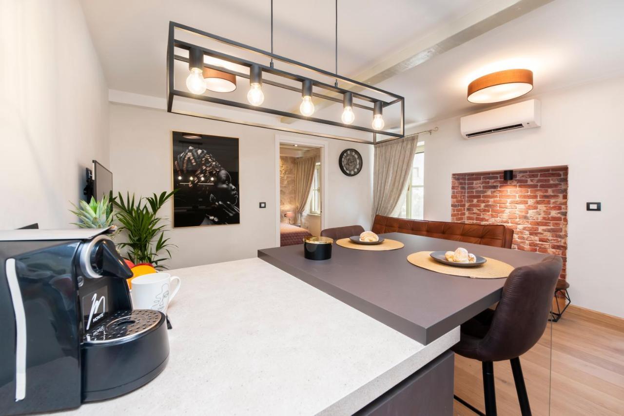 Dc II Downtown Apartment Rovinj Exterior photo